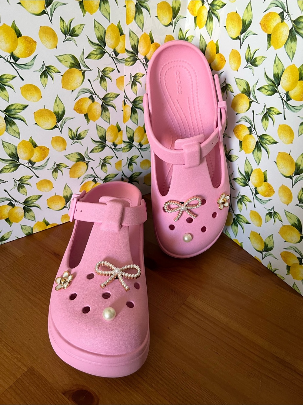 Women’s Pink Bow-Embellished Clog Sandals Size 9W - Picture 2 of 7
